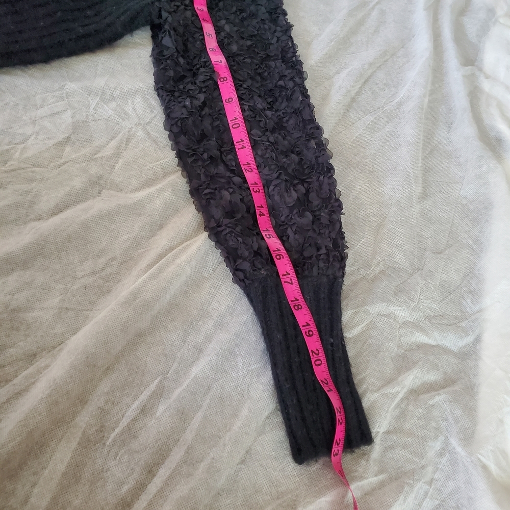 Sweater - Picture 6 of 9